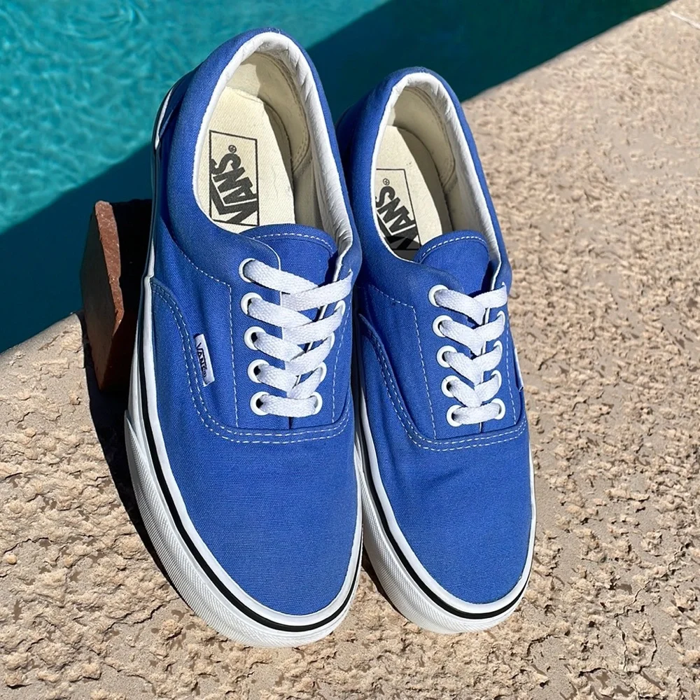 Vans Authentic Sneakers in beautiful Carolina blue. Like new condition. Men 8.5. - Picture 2 of 8